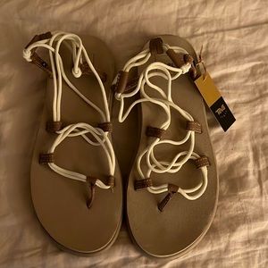 NWT Teva sandal